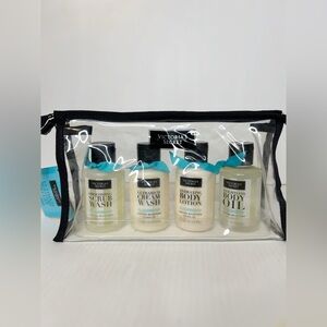 Victoria's Secret Cloudberry Ultimate Moisture To Go Set